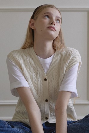 Wool Cable Knit Vest - Ivory