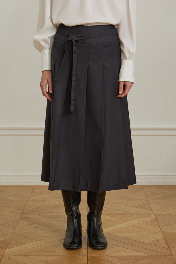 NONLOCAL - 롱스커트 - Belt Point Pleats Skirt - Charcoal