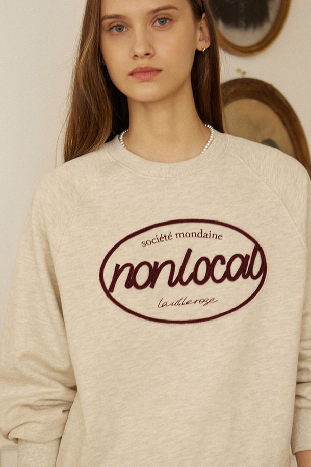 NONLOCAL - 스웻셔츠 - String Craft Applique Sweatshirt - Oatmeal