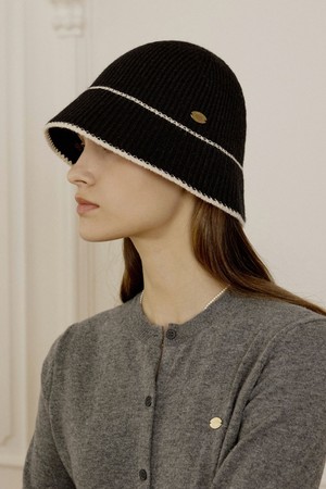 Line Point Knit Bonnet Hat - Black