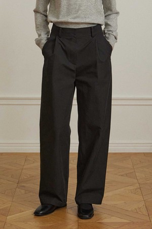 One-Tuck Baggy Pants - Black