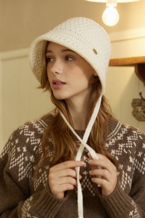 Crochet Strap Bonnet Hat - Ivory