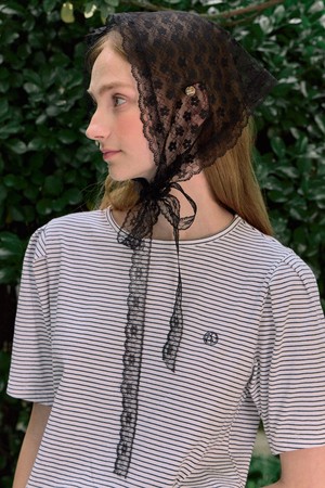 Flower Pattern Lace Kerchief - Black