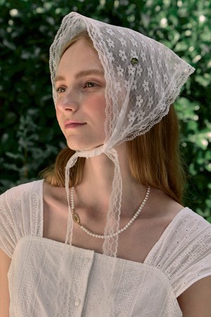 Flower Pattern Lace Kerchief - White