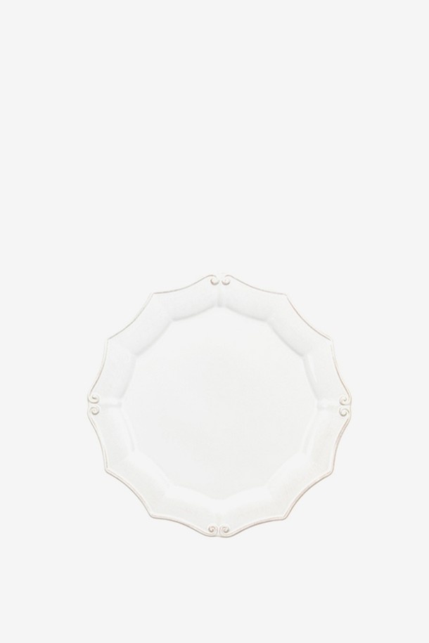 [Costa Nova] 바로코 화이트 23cm 샐러드접시는 파인 스톤웨어 소재로 제작되어 전자레인지, 냉동고, 식기세척기 사용이 가능한 실용적인 제품입니다. 18세기 유럽 도자기를 재해석한 세미 클래식 디자인에 비정형 테두리와 빛의 각도에 따라 달라지는 화이트 컬러가 우아한 분위기를 연출합니다. 핸드메이드 방식으로 제작된 바로코 샐러드 접시는 클래식하고 내추럴한 매력을 선사합니다.
