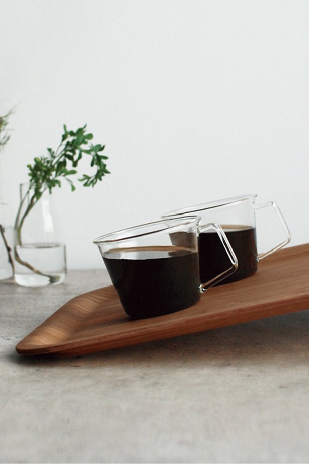 킨토(KINTO) 논슬립 트레이 220x120mm (버드나무)는 우드 소재의 사각형 트레이입니다. 220x120mm 크기로, 주방용품 및 식기류로 활용하기 좋습니다. 브라운 컬러에 버드나무 패턴 디자인이 특징이며, 미끄럼 방지 기능이 있어 안전하게 사용할 수 있습니다. 내구성이 뛰어나 오랫동안 사용할 수 있는 실용적인 아이템입니다.
