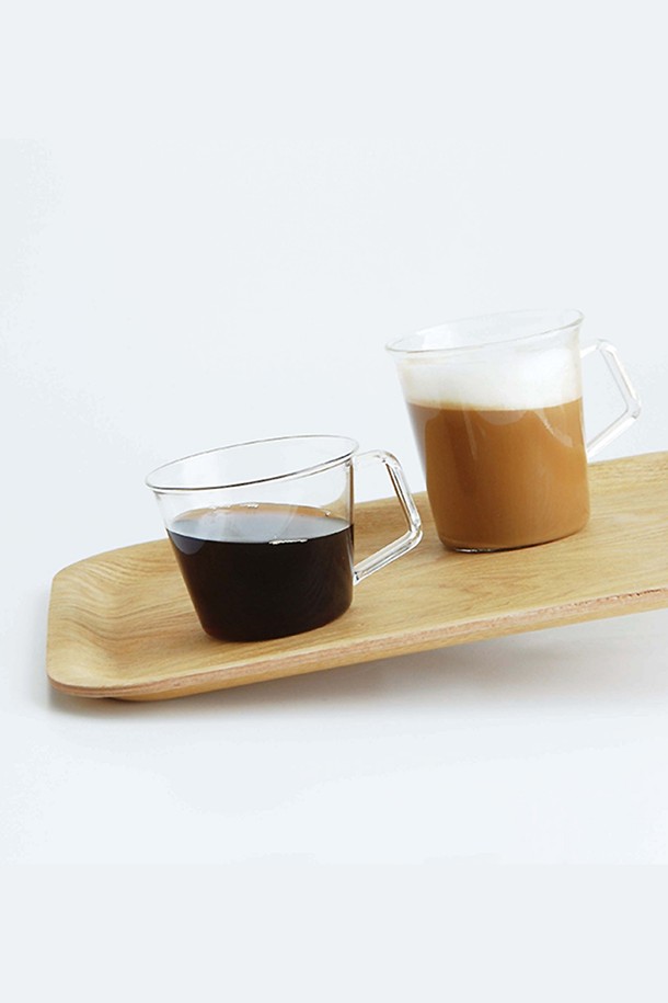 [KINTO] 논슬립 트레이 320x320mm(티크)는 자연스러운 나무결 무늬가 돋보이는 원목 소재의 트레이입니다. 티크 컬러와 심플한 디자인으로 제작되었으며, 서빙용으로 적합합니다. 표면은 논슬립 코팅 처리되어 있어 안정적인 사용이 가능하며, 미끄럼 방지 기능을 제공합니다. 내추럴한 우드 마감으로 따뜻하고 편안한 분위기를 연출합니다.
