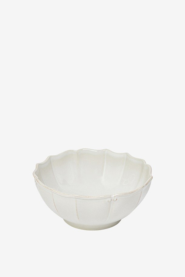 [Costa Nova] 바로코 화이트 19cm 면기는 자연스러운 디자인과 불규칙한 엣지가 특징인 도자기 면기입니다. 은은한 광택이 도는 화이트 컬러로, 빛의 각도에 따라 다채로운 색감을 선사하여 음식을 더욱 돋보이게 합니다. 19cm 사이즈로 다양한 면 요리를 담기에 적합하며, 전자레인지, 식기세척기, 냉동고 사용이 가능하여 실용적입니다. 클래식하고 엘레강스한 분위기를 연출하며, 수작업으로 제작되어 약간의 색상 및 패턴 차이가 있을 수 있습니다. 바로코 화이트 면기는 주방에 특별함을 더하는, 섬세한 아름다움을 담은 식기입니다.
