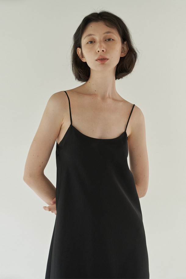 gre1scale - 민소매 원피스 - [23FW] SLIP DRESS black