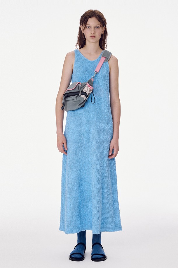 MAISON MARAIS - 민소매 원피스 - Boucle Maxi Dress, Blue