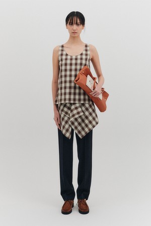 트랜스포머티브 슬리브리스 탑 - 브라운