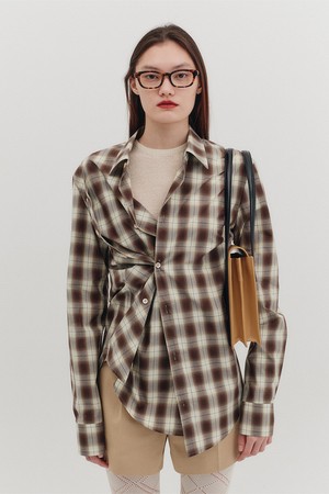 트랜스포머티브 셔츠 - 브라운