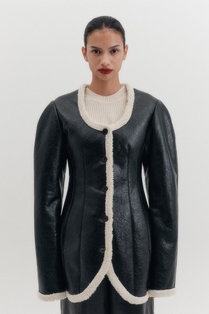 아워글래스 무스탕 자켓 - 블랙