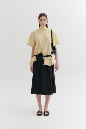 벨티드 플리츠 미디 스커트 - 블랙