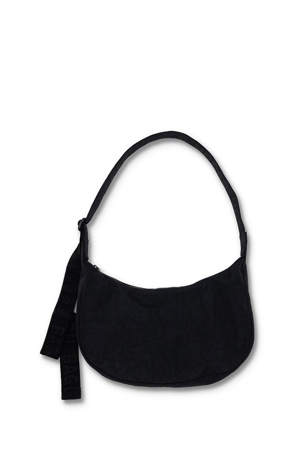 [바쿠백] BAGGU 나일론 크레센트백 스몰 Black은 여성용 크레센트백으로, 블랙 색상의 무지 패턴이 돋보입니다. 나일론 소재로 제작되었으며, 스몰 사이즈의 반원 모양 가방입니다. 지퍼형 잠금 방식과 조절 가능한 스트랩, 키 스트랩, 내부 키홀더, 내부 포켓이 있어 크로스백, 숄더백, 토트백으로 다양하게 활용 가능하며 일상용으로 적합합니다.
