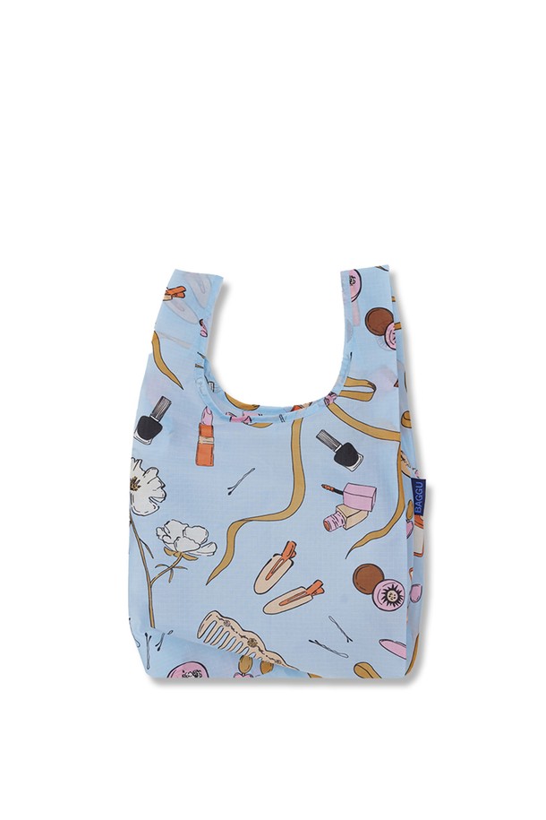 [바쿠백] 소형 베이비 에코백 장바구니 Get Ready With Me는 275 x 450mm 사이즈의 여성용 에코백입니다. 고밀도 립스탑 나일론 소재로 제작되어 가볍고 튼튼하며, 접이식 디자인과 손잡이로 휴대 및 사용이 간편합니다. 일상 쇼핑이나 여행 시 얇고 컴팩트하게 휴대하며, 오픈형 잠금 방식으로 편리하게 물건을 넣고 꺼낼 수 있습니다.
