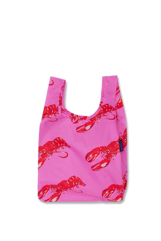 바쿠백의 핑크 랍스터 패턴 소형 에코백입니다. 가볍고 튼튼한 립스탑 나일론 70% 소재로 제작되었으며, 접이식 디자인으로 휴대성이 뛰어나 여행이나 쇼핑 시 유용하게 사용할 수 있습니다. 275 x 450mm 크기의 사각형 모양으로, 파우치 수납이 가능하며 핑크 컬러와 랍스터 프린트가 돋보이는 여성용 가방입니다.
