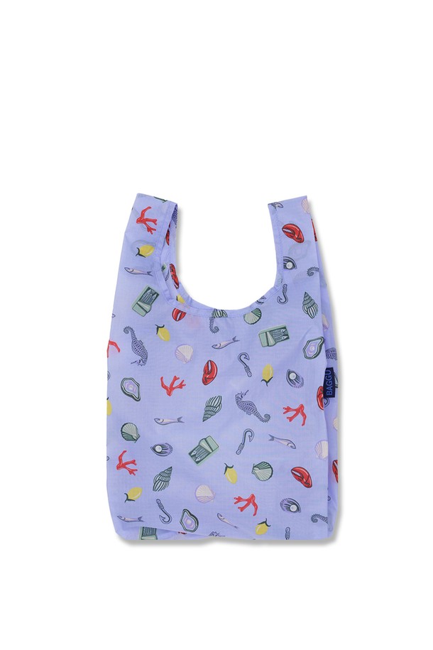 [바쿠백] 소형 베이비 에코백 장바구니 Sea Charms는 여성용 라벤더 컬러의 귀여운 프린트 패턴 에코백입니다. 가볍고 튼튼한 고밀도 립스탑 나일론 소재로 제작되어 접이식, 휴대, 보관이 용이하며, 쇼핑, 일상, 여행 등 다양한 용도로 활용 가능합니다.  파우치가 포함되어 있어 실용성을 더했으며, 넉넉한 수납 공간과 사각형 디자인으로 편리하게 사용할 수 있습니다.
