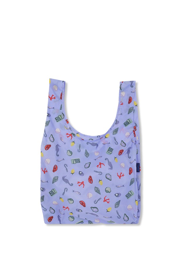 바쿠백 휴대용 장바구니 Sea Charms는 385 x 635mm 크기의 얇고 가벼운 립스탑 나일론 소재의 접이식 장바구니입니다. Sea Charms 패턴의 디자인으로 쇼핑, 여행, 일상생활에서 1회용 비닐봉투를 대체하여 사용할 수 있으며, 파우치에 넣어 보관이 가능합니다. 여성 고객을 위한 제품으로, 14세 미만 어린이의 사용은 주의해야 합니다.
