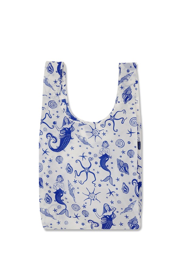 [바쿠백] 대형 빅사이즈 에코백 장바구니 Mermaid는 여성 고객을 위한 라지 사이즈 에코백입니다. 화이트와 블루 색상으로, 인어와 해양 패턴이 돋보이며, 가볍고 튼튼한 나일론 소재로 제작되었습니다. 접이식 디자인과 손잡이, 넉넉한 수납 공간으로 쇼핑, 여행, 데일리 백으로 활용하기 좋습니다.
