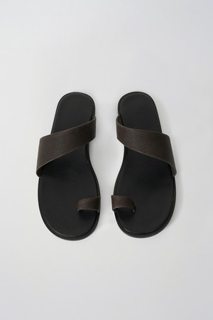 tilt flip-flops (soil brown)