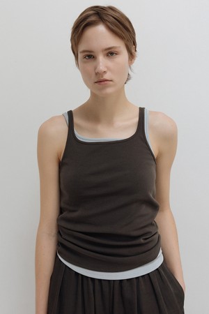 plain sleeveless (soil brown)