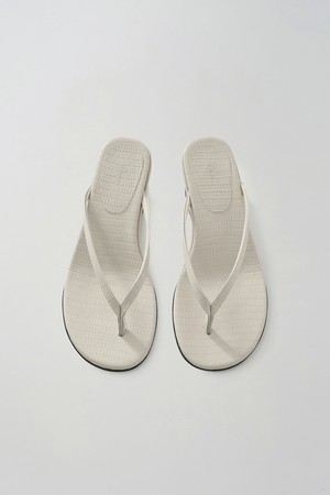 wedge flip-flops (ivory)
