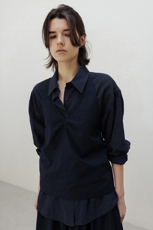 breeze halter blouse (navy)