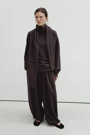 button shape knit (smoke brown)