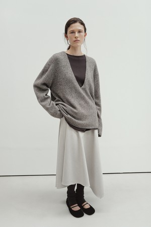 deep v-neck pullover (wood)