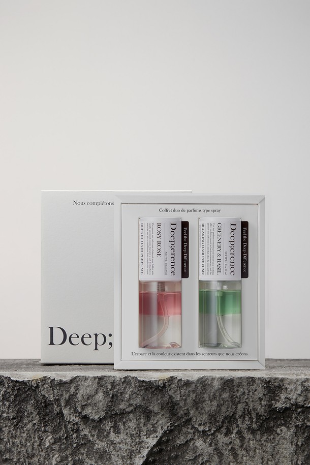 "퍼퓸 헤어미스트 듀오세트"는 큐티클 케어, 데미지 케어, 두피 케어, 향기 지속에 도움을 주는 헤어 미스트 듀오세트입니다. "Rosy Rose", "Fresh Moment", "Greenery & Basil" 세 가지 매력적인 향으로 구성되어 있으며, 퍼퓨머 Anne-Louise Gautier와 콜라보레이션하여 탄생했습니다. 구리 트리펩타이드, 17종 아미노산, 카페인, 비오틴 컴플렉스, 마데카, 홀리 바질 등 손상되고 약해진 모발, 환경 스트레스로 지친 모발을 위한 주요 성분을 담았습니다. 선택 가능한 듀오세트로, 당신의 헤어 타입과 취향에 맞는 향을 선택하여 사용하세요.
