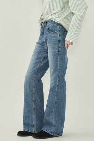 노멀 부츠컷 데님 - Light Blue