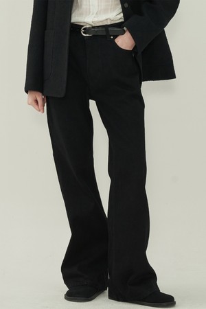 노멀 부츠컷 데님 - Black