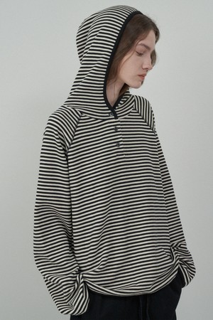 버튼 후디 스웻셔츠 -Black