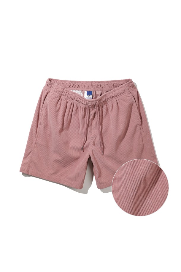 [DE LUXE] 앨빈클로 코듀로이 하프 팬츠 DLX1319는 봄, 여름 시즌 캐주얼 스타일을 연출하기 좋은 남성용 하프 팬츠입니다. 앨빈클로 코듀로이는 부드러운 코듀로이 소재로 제작되어 편안한 착용감을 제공하며, 무지 디자인으로 다양한 상의와 매치하기 용이합니다. 동네 마실룩, 여행룩 등 TPO에 구애받지 않고 스타일리시하게 연출할 수 있습니다. 캐주얼, 미니멀, 클래식 스타일을 선호하는 남성분들께 추천합니다. 심플하면서도 세련된 디자인으로 데일리룩에 포인트를 더해보세요.
