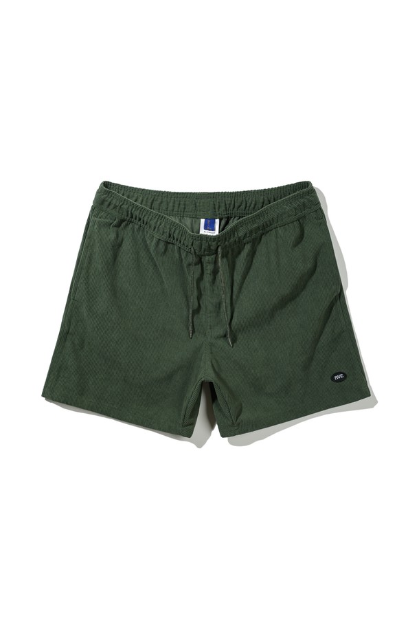 [DE LUXE] 앨빈클로 SUMMER CORDUROY 하프 팬츠 DLX1318 (5 COLOR)는 여름철 시원하고 편안하게 입을 수 있는 남성용 하프 팬츠입니다. 부드러운 폴리에스터 소재의 릴랙스핏으로 제작되어 편안한 착용감을 선사하며, 얇은 두께감으로 시원함을 더했습니다. 베이지, 카키, 딥블루, 다크핑크, 와인 5가지 빈티지 컬러로 출시되어 다양한 스타일 연출이 가능하며, 밴딩 허리와 스트링 디테일로 편안함을 더했습니다. 일상, 여행, 휴가 등 다양한 TPO에 활용 가능하며, 캐주얼, 미니멀, 리조트 스타일을 연출하기 좋습니다. 사이드 포켓과 가벼운 중량감으로 실용성을 높여 데일리 팬츠로 손색없습니다.
