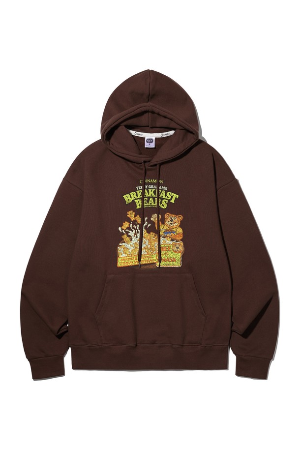 앨빈클로 브렉퍼스트 베어 오버핏 후드티 AVH609는 부드러운 촉감의 프렌치 테리 원단과 고밀도 니트 소재로 제작되어 편안한 착용감을 선사합니다. 넉넉한 오버핏 디자인으로 제작되어, 캐주얼하고 베이직한 스타일을 연출하며, 봄, 가을, 겨울 다양한 계절에 활용 가능합니다. 귀여운 브렉퍼스트 베어 캐릭터 프린트가 돋보이며, 화이트 멜란지, 그레이, 브라운, 블랙 4가지 컬러로 출시되었습니다. 집콕룩, 동네 마실룩, 겨울 데일리룩 등 폭넓은 TPO에 어울리는 활용도 높은 후드티입니다. 신축성이 우수하여 활동성을 높여주고, 빈티지 아트워크로 디자인 포인트를 더했습니다.
