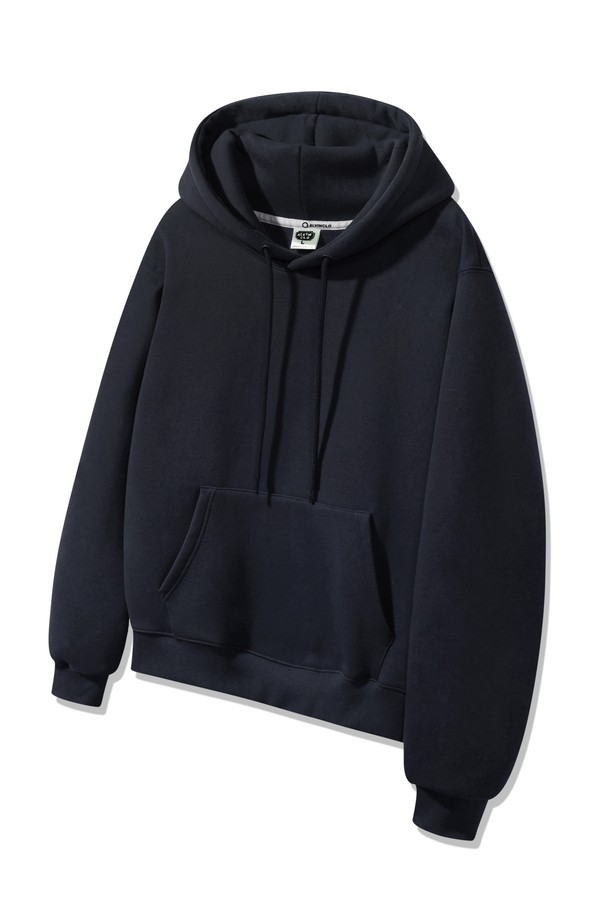 **[기모]앨빈클로 레귤러핏 무지 후드티 AVH632 (6 COLOR)**는 캐주얼 및 미니멀 스타일을 추구하는 분들을 위한 겨울, 가을용 후드티입니다. 부드러운 촉감의 두꺼운 기모 안감으로 제작되어 보온성을 높였습니다. 레귤러핏 디자인과 무지 패턴으로 어떤 스타일에도 쉽게 매치할 수 있으며, 블랙, 화이트, 네이비, 그레이, 베이지, 브라운 6가지 컬러로 제공됩니다. AVH632 모델이며, 일상생활에서 편안하게 착용하기 좋습니다. 긴소매 후드티로 지금 바로 만나보세요!
