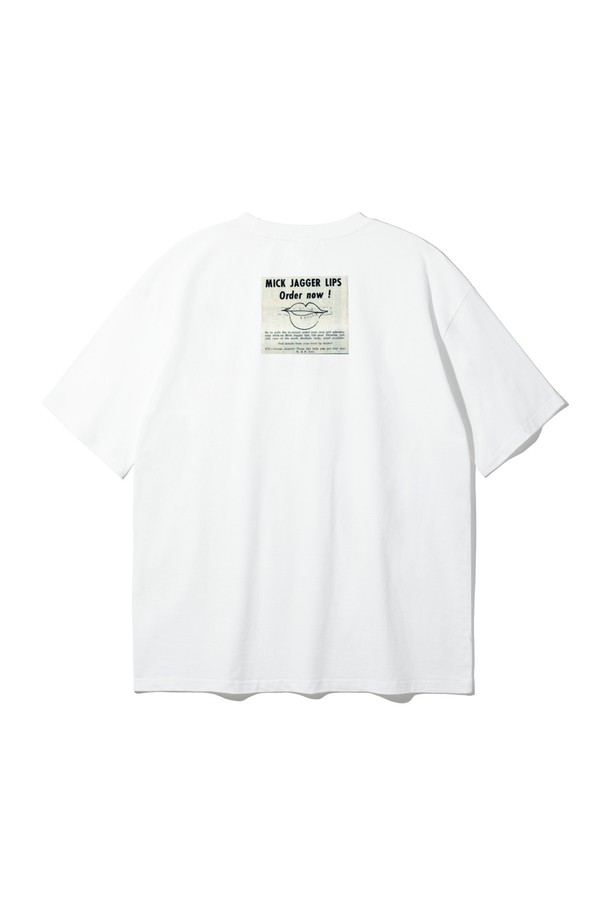 앨빈클로 LIPS(립스) 오버핏 반팔 티셔츠 AST4563는 남녀 모두 착용 가능한 스트릿 스타일의 반팔 티셔츠입니다. 부드러운 촉감의 20수 싱글 코마사 면 100% 소재로 제작되었으며, 텐터 가공, 텀블 워싱 처리를 거쳐 뛰어난 착용감을 제공합니다. 1x1 RIB(립) 원단 넥라인과 헤링본 테이프 마감으로 퀄리티를 높였으며, 라운드넥에 오버핏으로 편안하고 트렌디한 핏을 연출합니다. 화이트, 카키, 차콜, 블랙 4가지 컬러로 출시되어 일상, 동네 마실룩, 여행룩 등 다양한 스타일에 활용하기 좋습니다.
