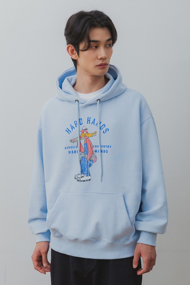 앨빈클로 하드 핸즈 오버핏 후드티 AVH629는 남녀 공용으로 착용 가능한 후드티입니다. 아이보리, 스카이블루, 레드, 그레이, 블랙 5가지 다채로운 컬러로 출시되어 폭넓은 선택지를 제공합니다. 봄, 여름, 가을, 겨울 사계절 내내 활용 가능한 베이직하고 캐주얼한 스타일의 제품입니다. 고밀도 니트 테리 원단과 내구성을 강화한 소재로 제작되었으며, 고온 건열 방식의 다이렉트 프린팅과 고강도 텀블링 가공으로 완성도를 높였습니다. 넉넉한 오버핏과 긴 소매 기장으로 편안한 착용감을 선사하며, 집콕룩 또는 겨울 데일리룩, 캐주얼, 미니멀, 스트리트 스타일 연출에 용이합니다.
