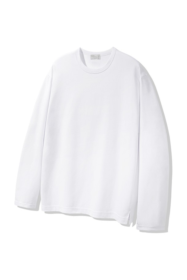 부드러운 촉감과 뛰어난 착용감을 자랑하는 바이오 워싱 라운드넥 긴팔 티셔츠입니다. 봄, 가을 시즌에 적합하며, 트리플 저지 원단으로 제작되어 통기성이 우수하고 신축성이 뛰어나 편안하게 활동할 수 있습니다. 미니멀하고 베이직한 디자인에 사이드 슬릿과 넥라인 바인딩 처리로 완성도를 높였으며, 주름을 최소화하여 깔끔한 스타일을 연출합니다.
