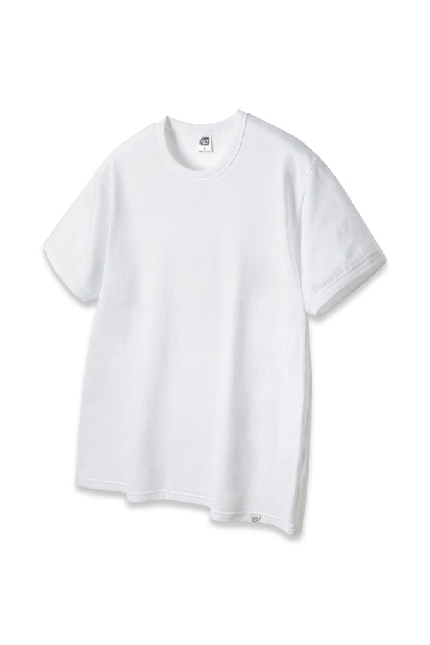 소매 립 무지 반팔티 AST3137은 부드러운 촉감의 20수 코마사 면 원단으로 제작되어 편안한 착용감을 선사합니다. 라운드넥 슬림핏 디자인에 립 바인딩 마감 처리와 텀블 워싱으로 완성도를 높였으며, 일상 및 스포츠 활동에 적합합니다. 화이트, 그린, 네이비, 블랙 4가지 컬러로 만나보세요.
