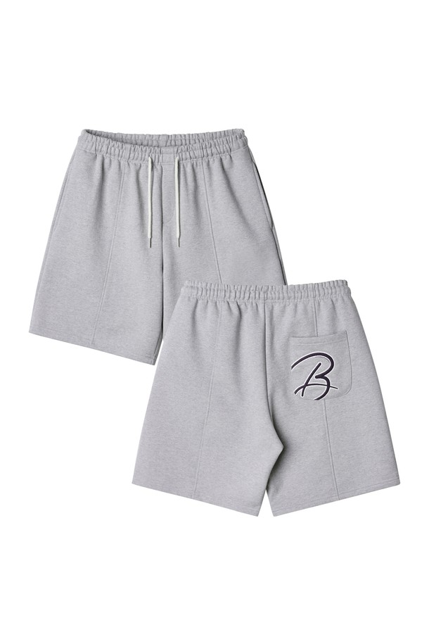 **포켓 B로고 하프 밴딩 팬츠 BK2996**는 부드러운 프렌치 테리 원단으로 제작되어 편안한 착용감을 선사하며, 남녀 모두 착용 가능한 반바지입니다. 허리 밴딩과 스트링으로 편리하게 조절 가능하며, 멜란지 그레이, 네이비, 블랙 세 가지 색상으로 출시되었습니다. 로고 자수와 파이핑 라인, 백 포켓 디테일이 돋보이며, 캐주얼하고 미니멀한 스타일을 연출하기 좋습니다.
