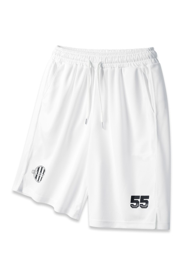 [메쉬] 밴딩 반바지 PAN4203 (2 COLOR)는 시원한 여름을 위한 필수 아이템입니다. 통기성이 뛰어난 메쉬 소재에 흡습 및 속건 기능으로 쾌적한 착용감을 제공하며, 무릎 부분의 유니크한 그래픽 디테일이 스포티한 무드를 더합니다. 와이드핏 루즈핏으로 편안하게 착용 가능하며, 허리 스트링으로 사이즈 조절이 용이합니다.
