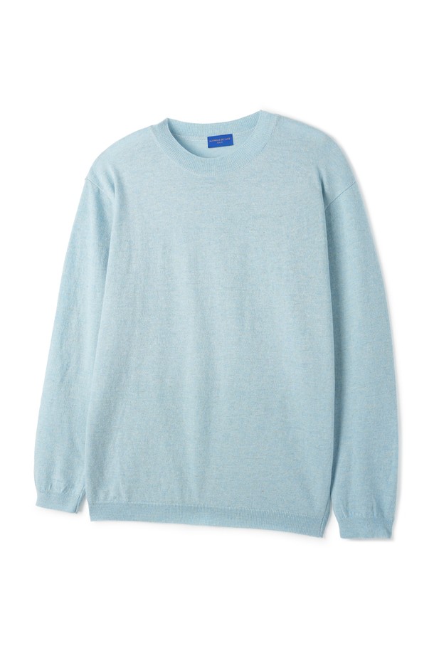 [DELUXE] 린넨 긴팔 라운드 니트는 여름 시즌을 위한 얇고 부드러운 촉감의 공용 니트입니다. 린넨, 레이온 등의 혼방 소재로 제작되어 시원하고 편안하며, 베이직하고 미니멀한 디자인으로 데일리룩에 활용하기 좋습니다. 오트밀, 스카이 블루, 그레이, 그린, 블랙의 5가지 다채로운 컬러로 제공되어 개인의 취향과 스타일에 맞춰 선택할 수 있습니다.
