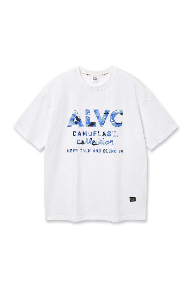 ALVC 카모플라쥬 오버핏 반팔 티셔츠 AST4776 (2 COLOR)는 20수 코마면 소재로 제작되어 부드러운 촉감을 선사하며, 텀블 워싱 가공으로 수축을 최소화했습니다. 캐주얼, 스트릿 스타일을 아우르는 카모 패턴과 ALVC 로고, 드롭숄더, 오버핏 디자인으로 편안하면서도 개성 있는 룩을 연출합니다. 화이트, 블랙 두 가지 컬러로 출시되어 다양한 스타일링에 활용 가능하며, 레이어드 룩으로도 멋스럽게 소화할 수 있습니다.
