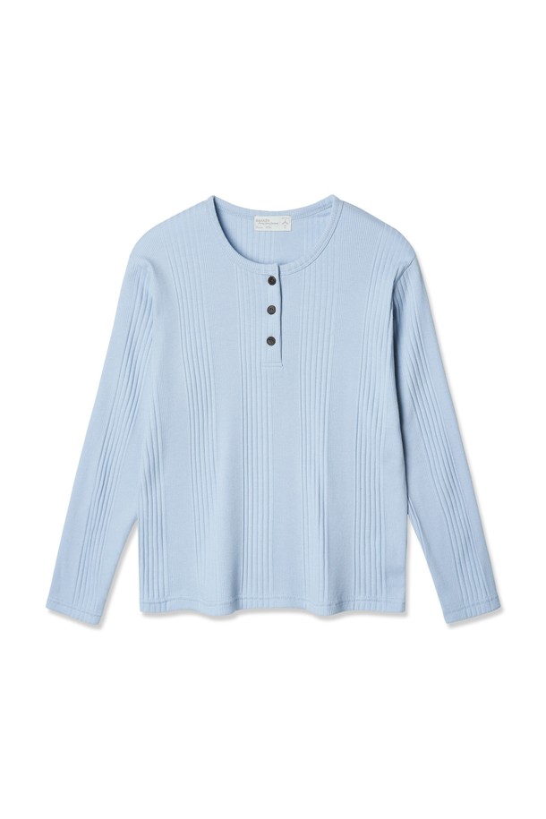 부드러운 촉감과 신축성으로 편안한 착용감을 선사하는 골지 헨리넥 긴팔 티셔츠입니다. 스카이블루, 화이트, 그레이, 블랙, 오트밀 5가지 컬러로 출시되었으며, 3버튼 디테일과 헨리넥 디자인이 특징입니다. 봄, 가을, 겨울 사계절 내내 활용 가능하며, 미니멀하고 베이직한 스타일로 일상에서 폭넓게 활용할 수 있습니다.
