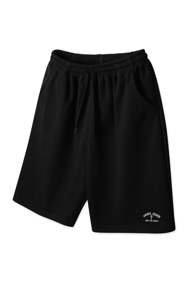 Cruel 와이드 밴딩 반바지 PAN2515는 남녀 공용으로, 베이직하고 캐주얼한 스타일을 연출하는 반바지입니다. 부드러운 촉감의 면과 폴리에스테르 혼방 소재로 제작되었으며, 무릎 아래 기장에 와이드핏으로 편안한 착용감을 선사합니다. 허리 스트링 조절이 가능하며, 레터링 아트워크 포인트와 고밀도 원단(520-550g/yd)으로 퀄리티를 높였습니다. 블랙, 그레이 두 가지 색상으로 만나보세요.
