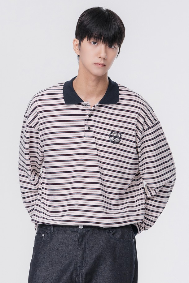 HAZEL(헤이즐) 3버튼 스트라이프 카라넥 긴팔 티셔츠 AVT950은 베이직하고 캐주얼한 스타일을 선호하는 분들을 위한 티셔츠입니다. 크림, 차콜 두 가지 색상으로 출시되었으며, 봄, 가을에 착용하기 좋습니다. 면 소재로 제작되어 부드러운 촉감을 제공하며, 레귤러핏으로 편안하게 착용할 수 있습니다. 3버튼 디테일과 레터링 자수, 피치가공으로 포인트를 더했으며 비침 걱정 없이 데일리룩, 출근룩, 데이트룩 등 다양한 TPO에 활용 가능합니다. 캐주얼, 클래식, 미니멀한 스타일을 즐겨 입는 분들께 추천합니다.
