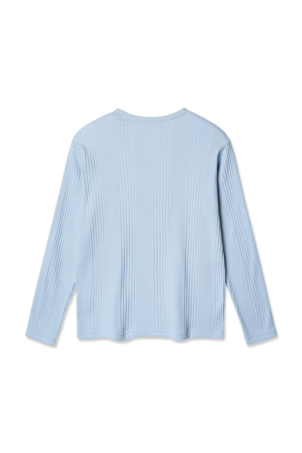 부드러운 촉감과 신축성으로 편안한 착용감을 선사하는 골지 헨리넥 긴팔 티셔츠입니다. 스카이블루, 화이트, 그레이, 블랙, 오트밀 5가지 컬러로 출시되었으며, 3버튼 디테일과 헨리넥 디자인이 특징입니다. 봄, 가을, 겨울 사계절 내내 활용 가능하며, 미니멀하고 베이직한 스타일로 일상에서 폭넓게 활용할 수 있습니다.
